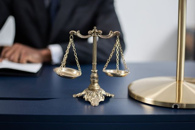 Imagem de balança em equilíbrio